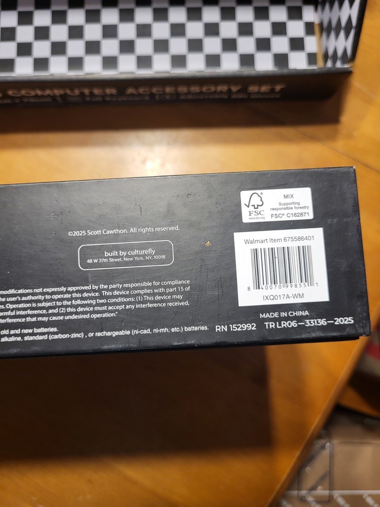 Five Nights at Freddy's Wireless Computer Accessory Set Keyboard Mouse Desk Mat