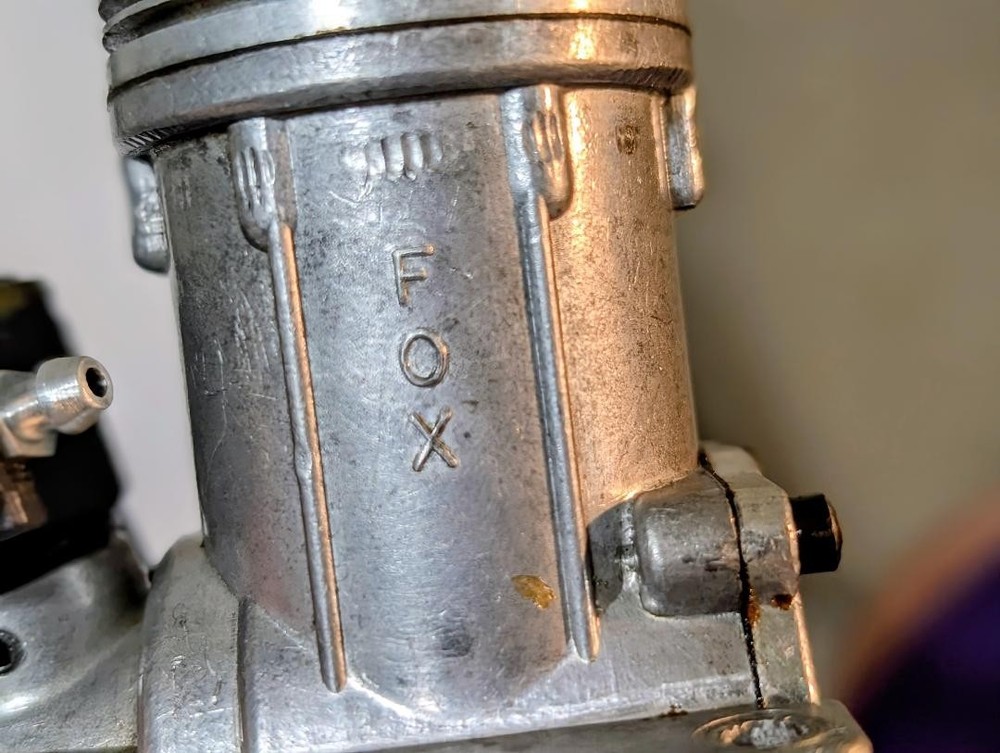 FOX .40 R/C ENGINE W/ PERRY CARB, PRE-OWNED, EXCELLANT COMPRESSION,