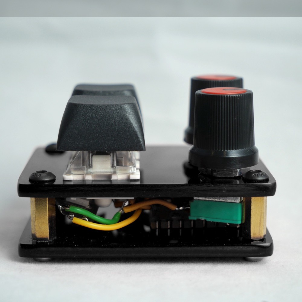 madMidiMini Compact Midi Controller with 2 Note Buttons 2 Potentiometers and LED