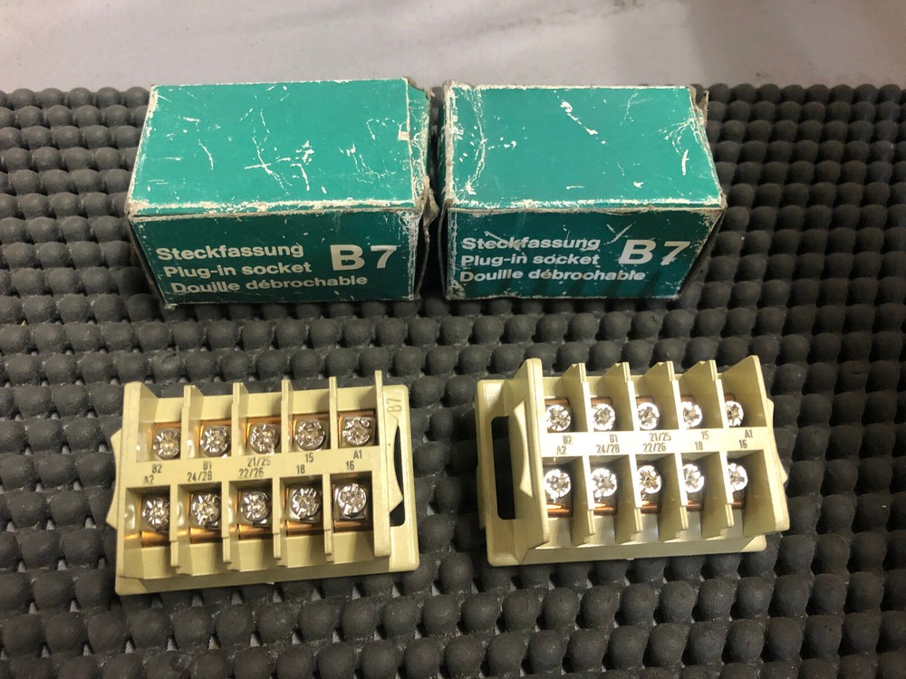 2pc STECKFASSUNG PLUG IN SOCKET B7 | New
