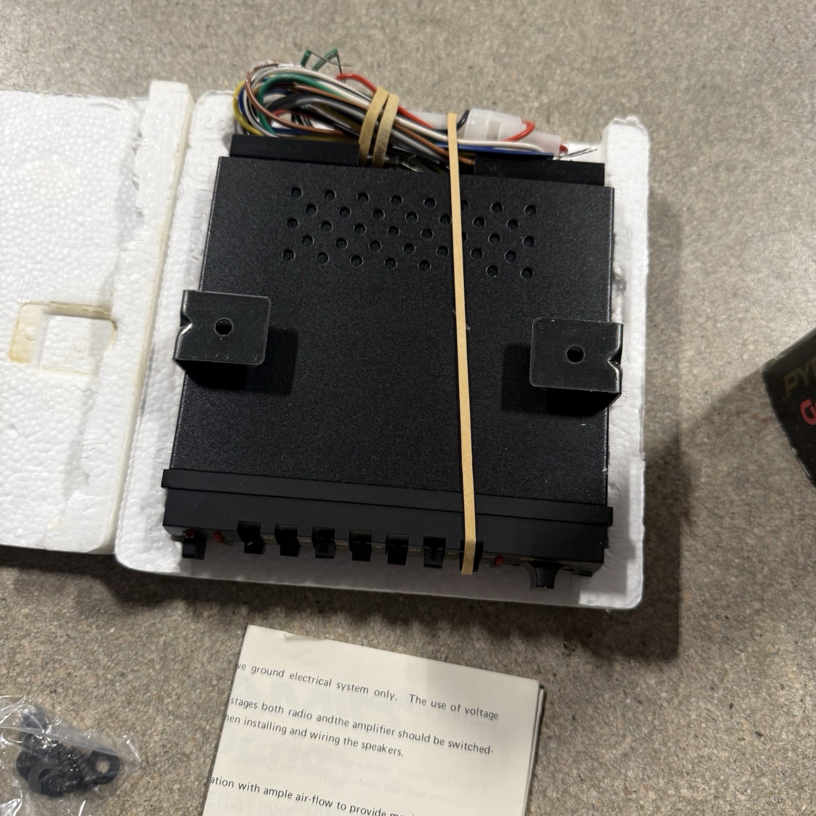 Pyramid SE403G Car Amplifier Equalizer Black Integrated Power *new Old Stock*