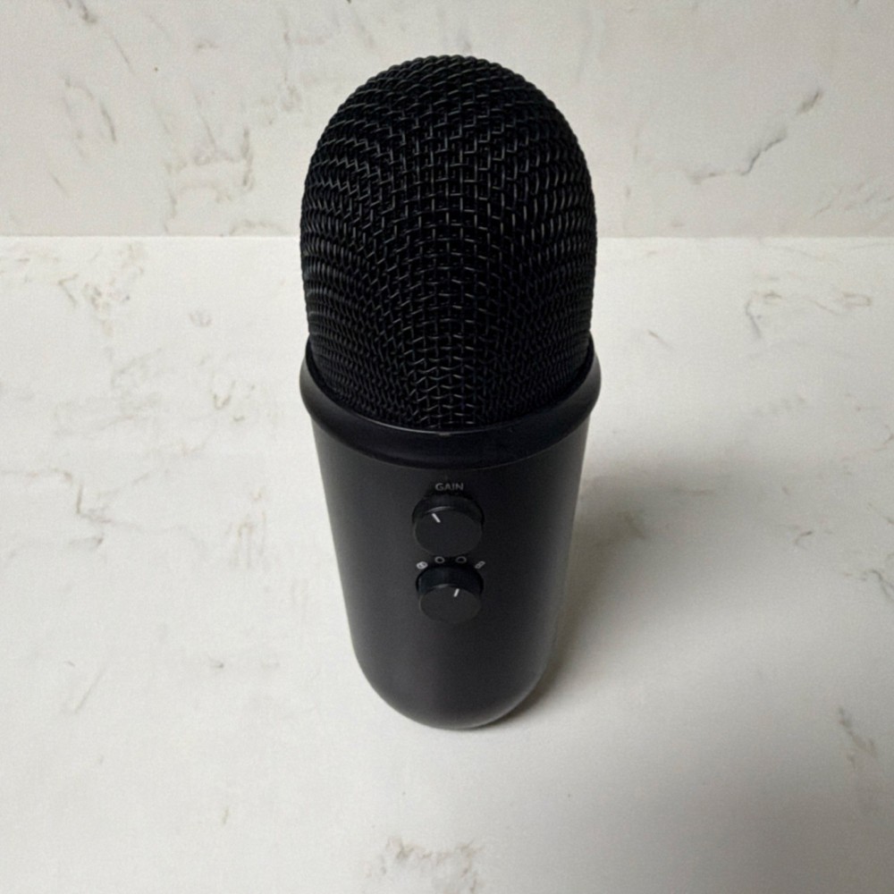 Blue Yeti USB Condenser Microphone/READ DESCRIPTION