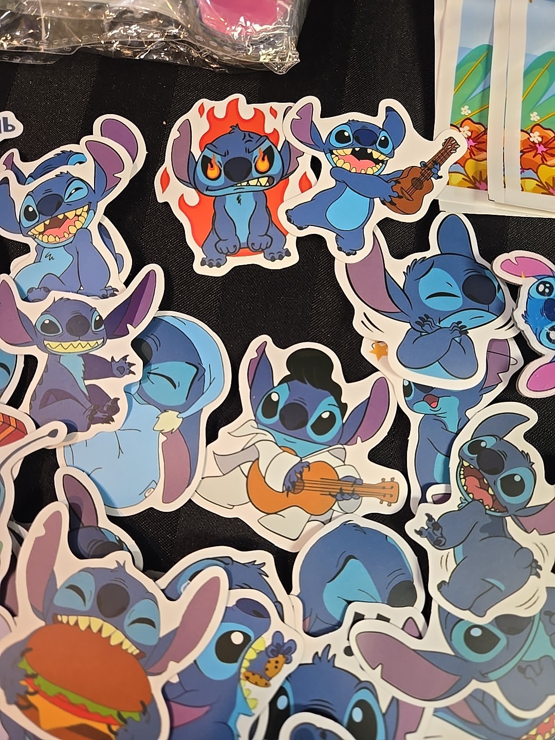 192pc Lilo Stitch & Scrump Gift Bag Party Set Pins Stickers & Slap Bracelets