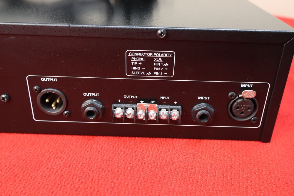 dbx 2031 Equalizer / Limiter with TYPE 3 NR