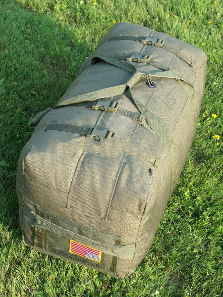 US Military IMPROVED Duffel Bag ZIPPERED Duffle Bag 8465-01-604-6541 NO PAINT