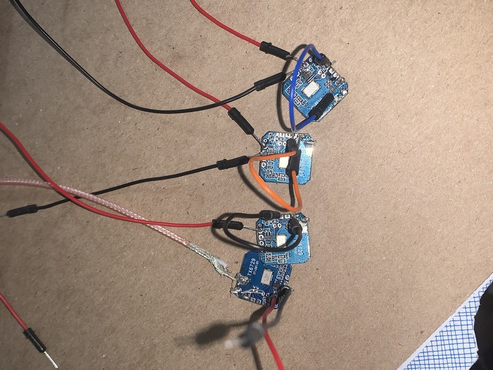 4x 2.4 GHz FM Video Transmitting /V Transmitter For DVD