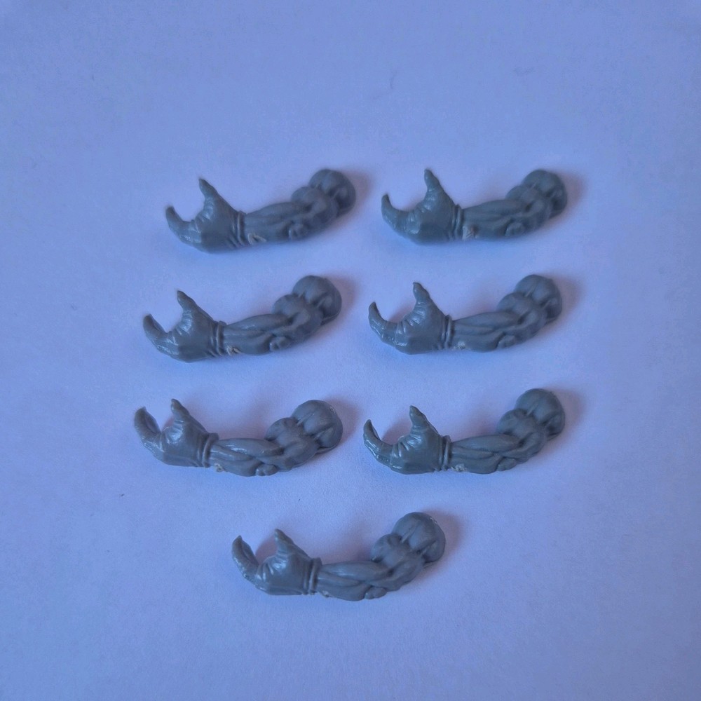 Warhammer Orcs & Goblins bits Orc Boyz Arm X 7