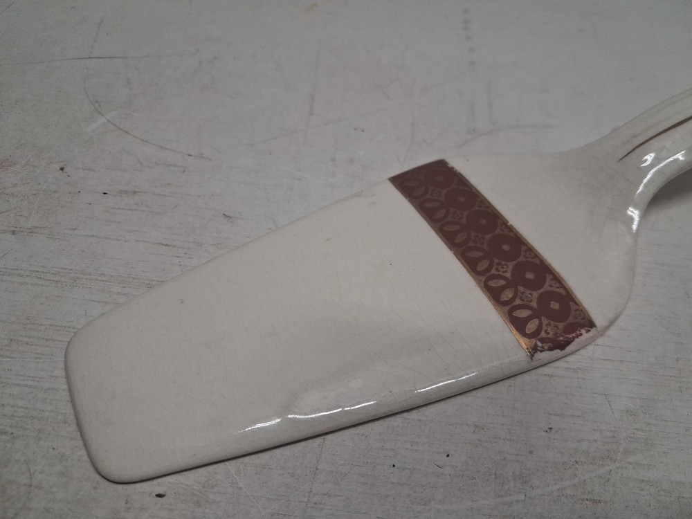 Decorative Ceramic Wedding Cake Server Vintage