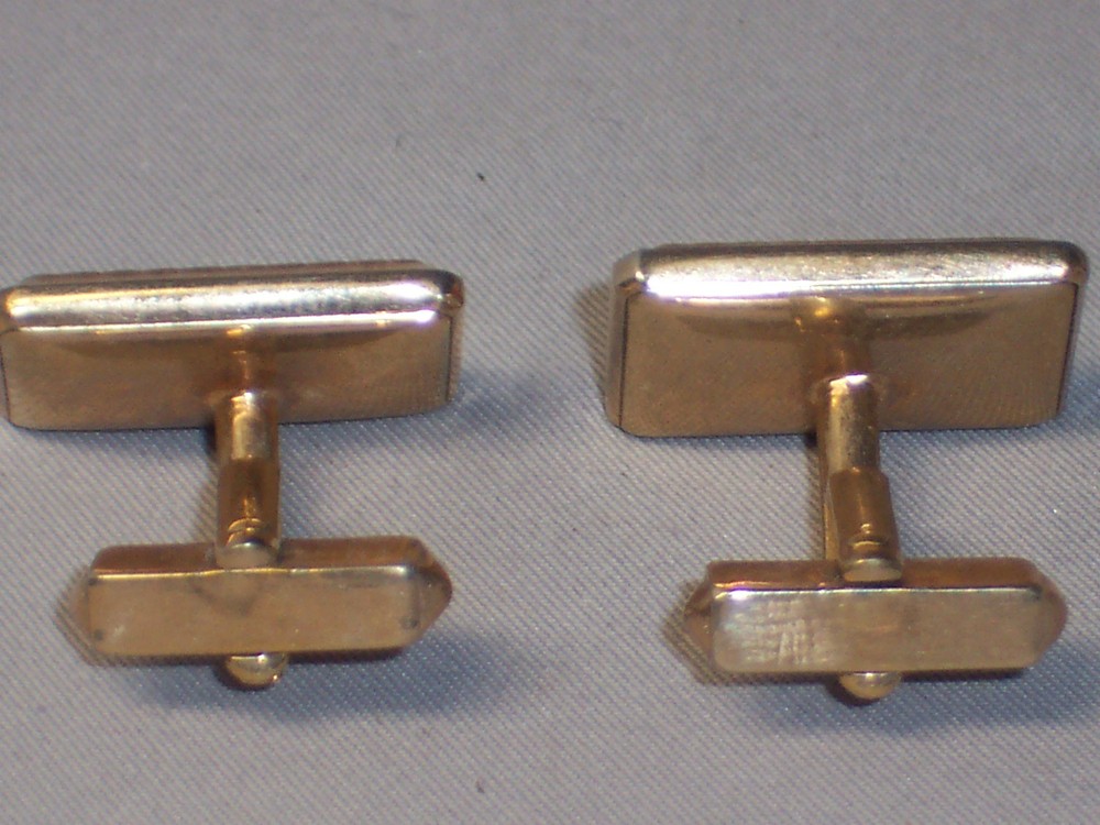 VINTAGE SWANK GOLD PLATED RECTANGULAR CUFFLINKS