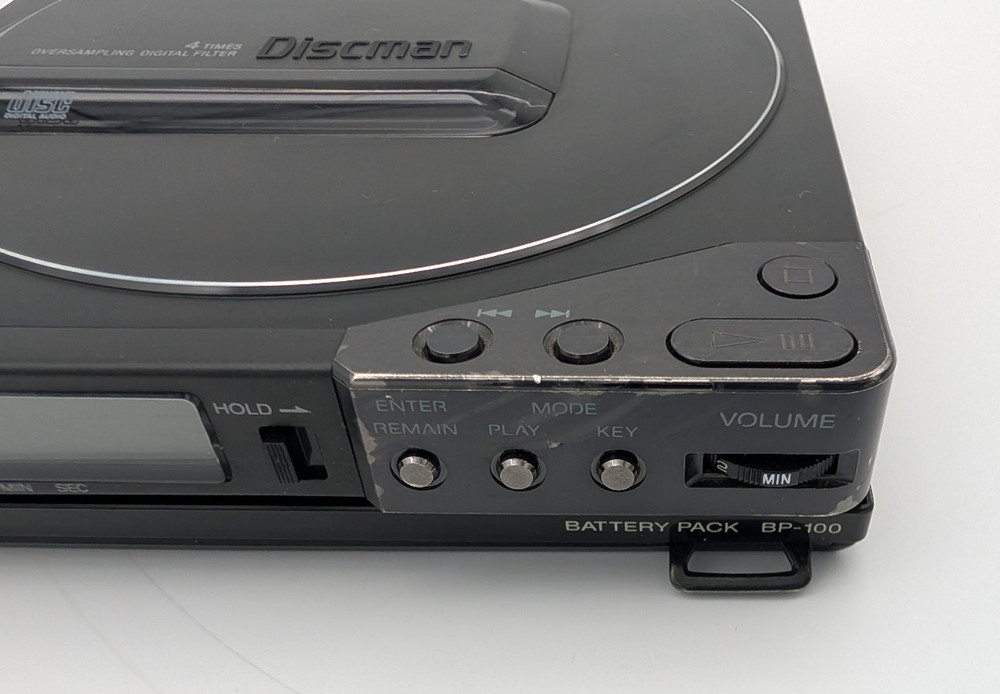 Sony D-25 Discman CD Player with BP 100 BATTERY PACK _ Nice Unit _ Not Working