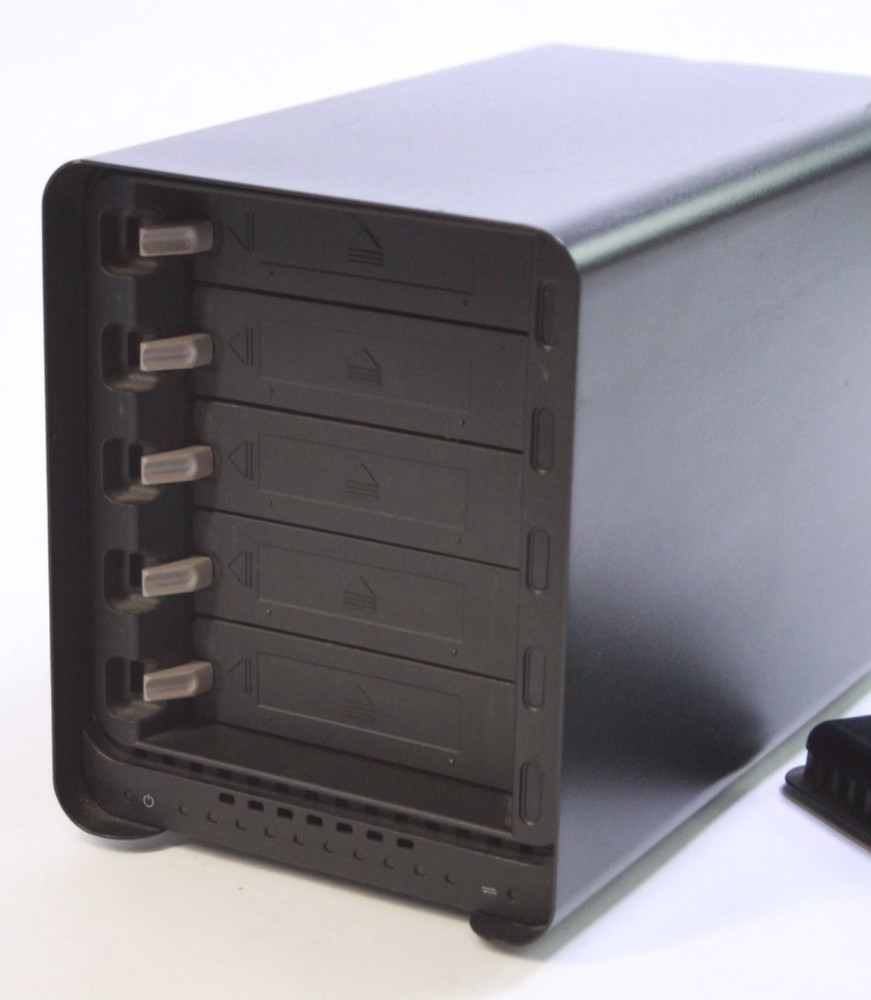 Data Robotics DRDR5-A Drobo 5D External 5-Bay Storage Array Untested No Power