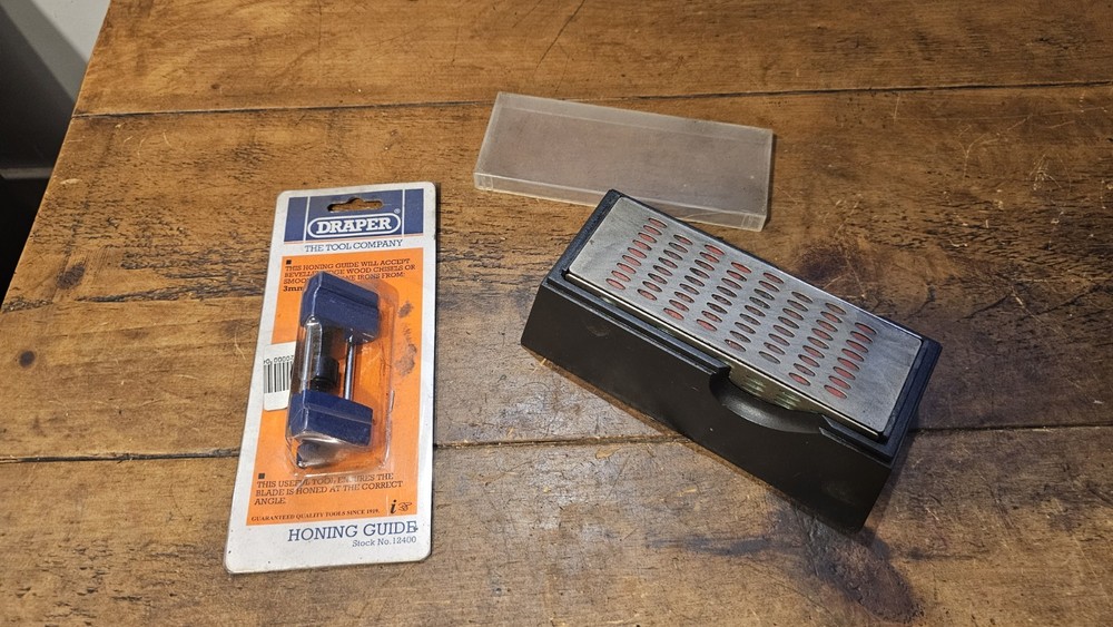 Draper Honing Guide & Four-Sided Diamond Stone.