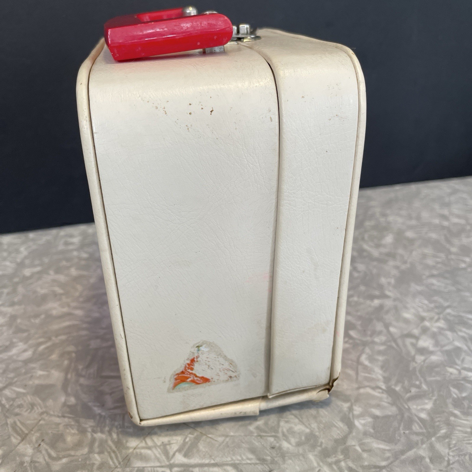 VTG DISNEY ARISTOCATS CHILD GIRLS SMALL VANITY MAKEUP COSMETIC CASE MARKED KB