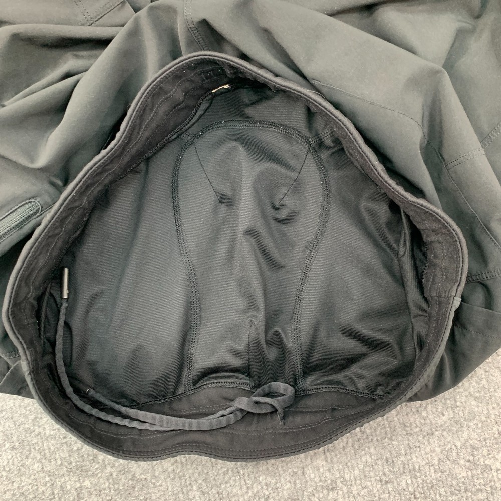 Lululemon Active Short Men M Medium Elastic Drawstring Waist Workout Lined *READ