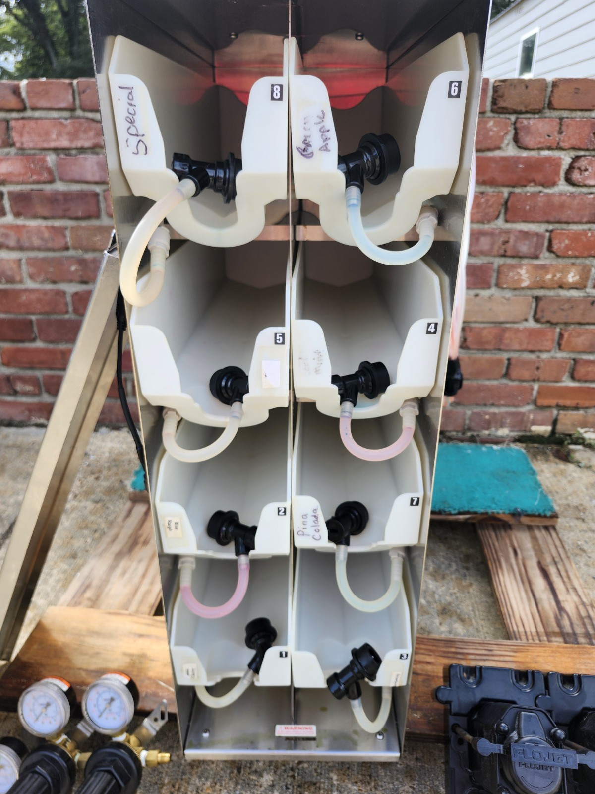 FLAVORBURST FB80S-08 Frozen Beverage Flavor Injector with Pumps and gauge