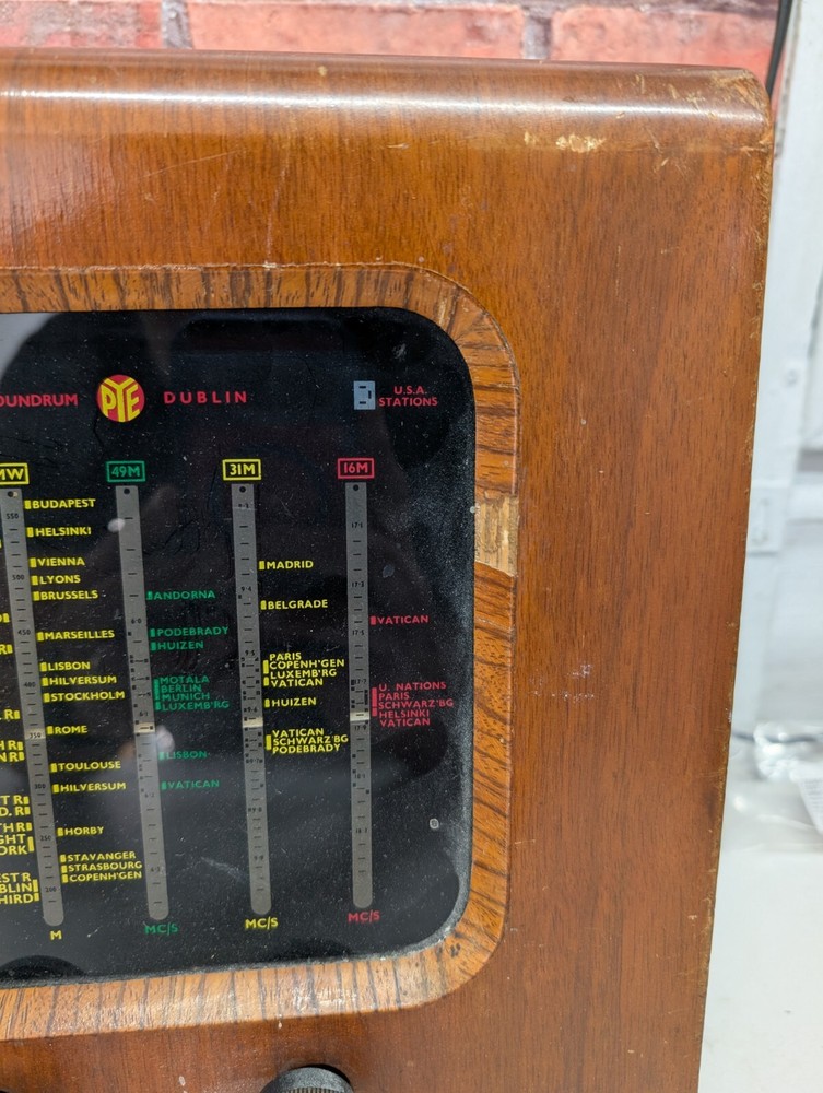 1950's Pye P.45 Table Valve Radio For Restoration (untested)