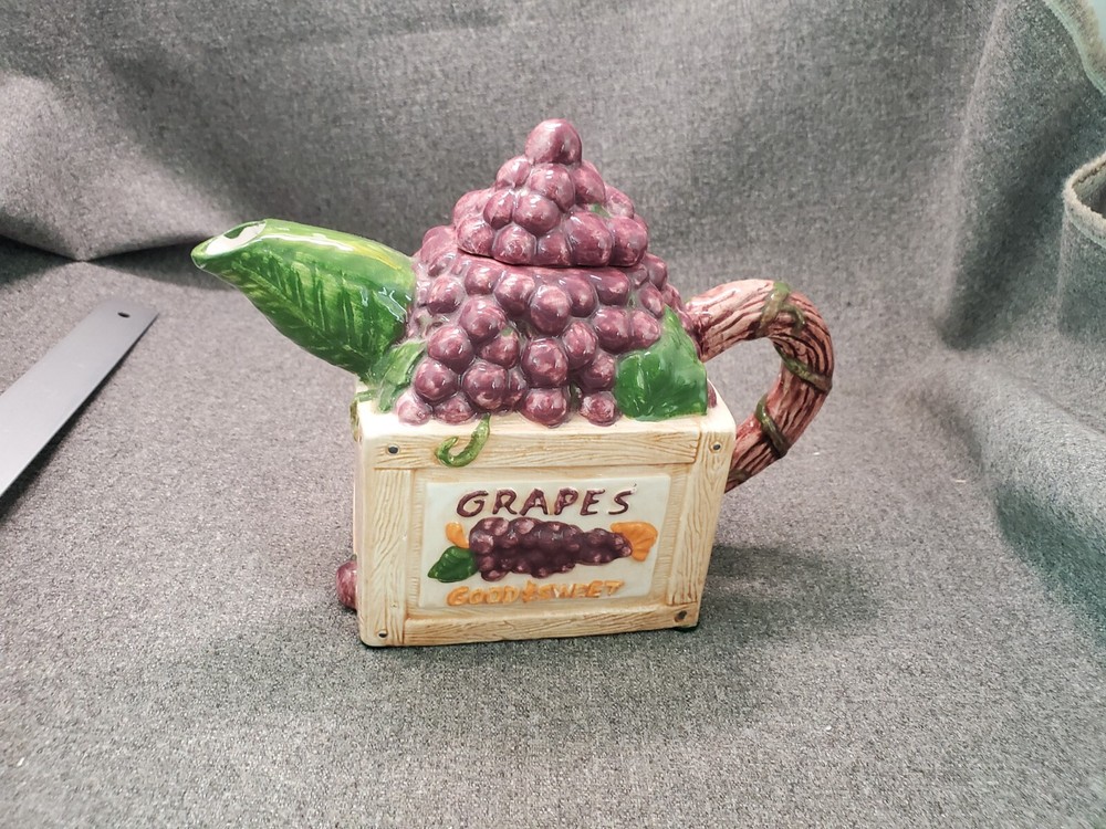 Vintage Cardinal, Inc. Grape Crate Teapot EUC