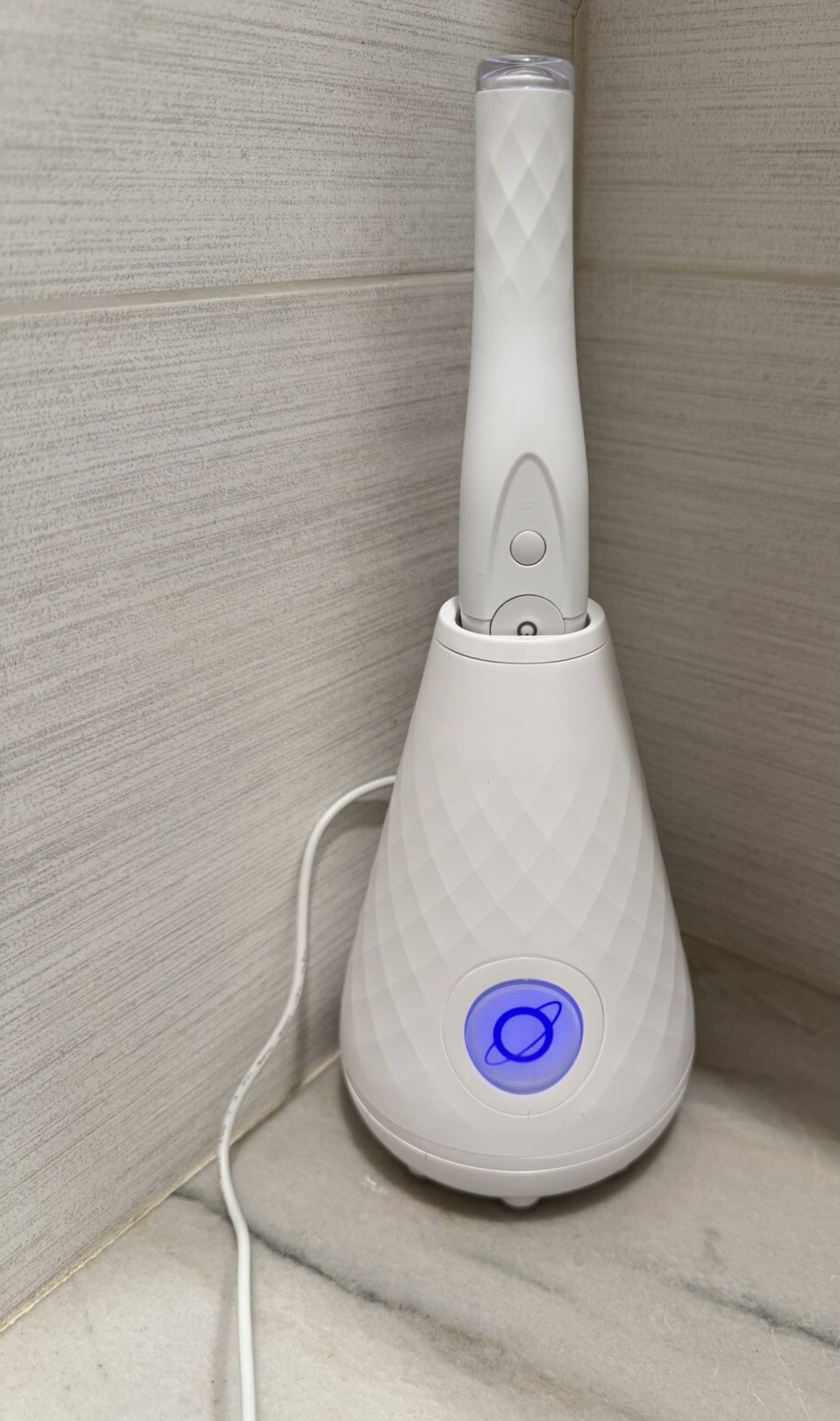 Tao Clean UMMA DIAMOND Sonic Toothbrush with UV Sanitizing Cleaning Station WHT