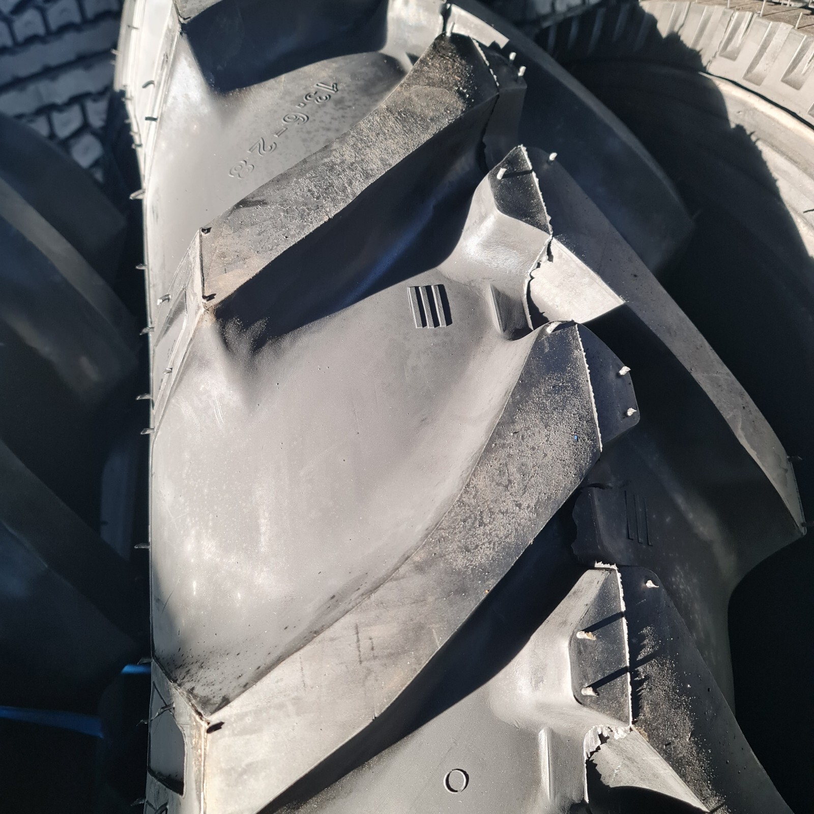 13.6x28 (2 TIRES + 2 TUBES) NEW ROAD CREW R1 13.6-28 12 PLY 13628 HIGH QUALITY