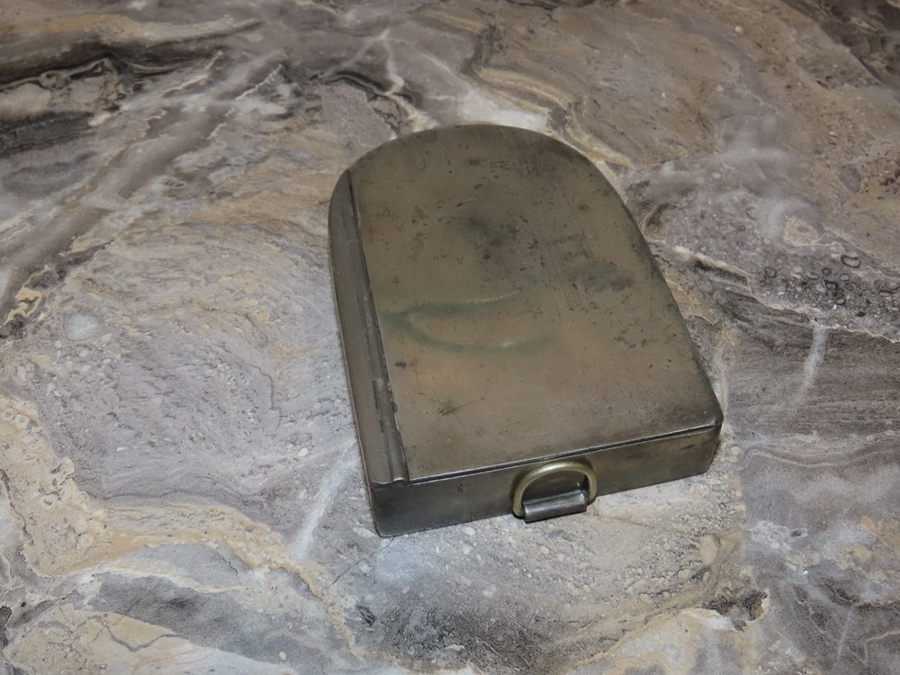 CE5: War Period Private Purchase Leather Holder with Sandwich Tin James Dixon