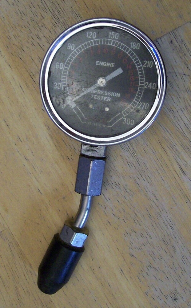 VINTAGE ENGINE COMPRESSION TESTER GAUGE (300 PSI)