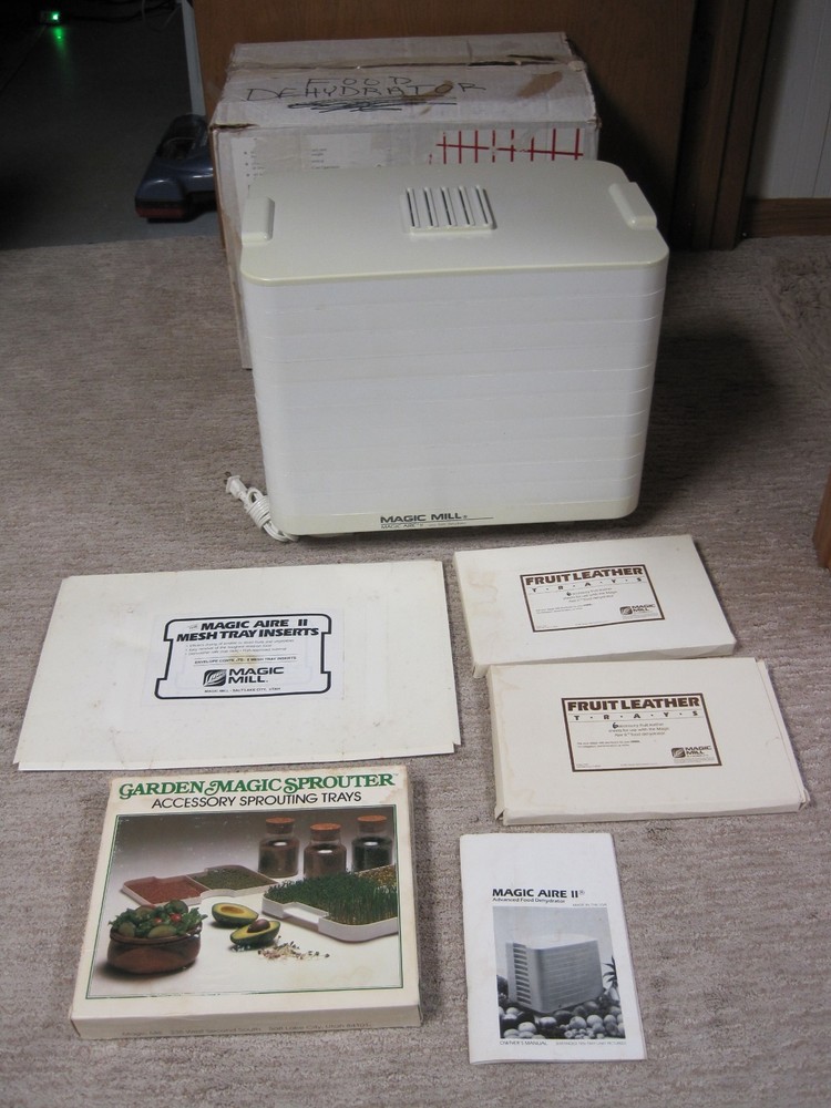 Magic Mill Aire II Solid State Dehydrator 10 Trays 10 Liners Fruit Leather Nice