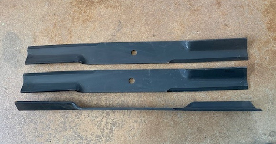 Woods Mower Blades 15127 Set of 3 Cuts Clockwise 24-11/16" long 5/8" center hole