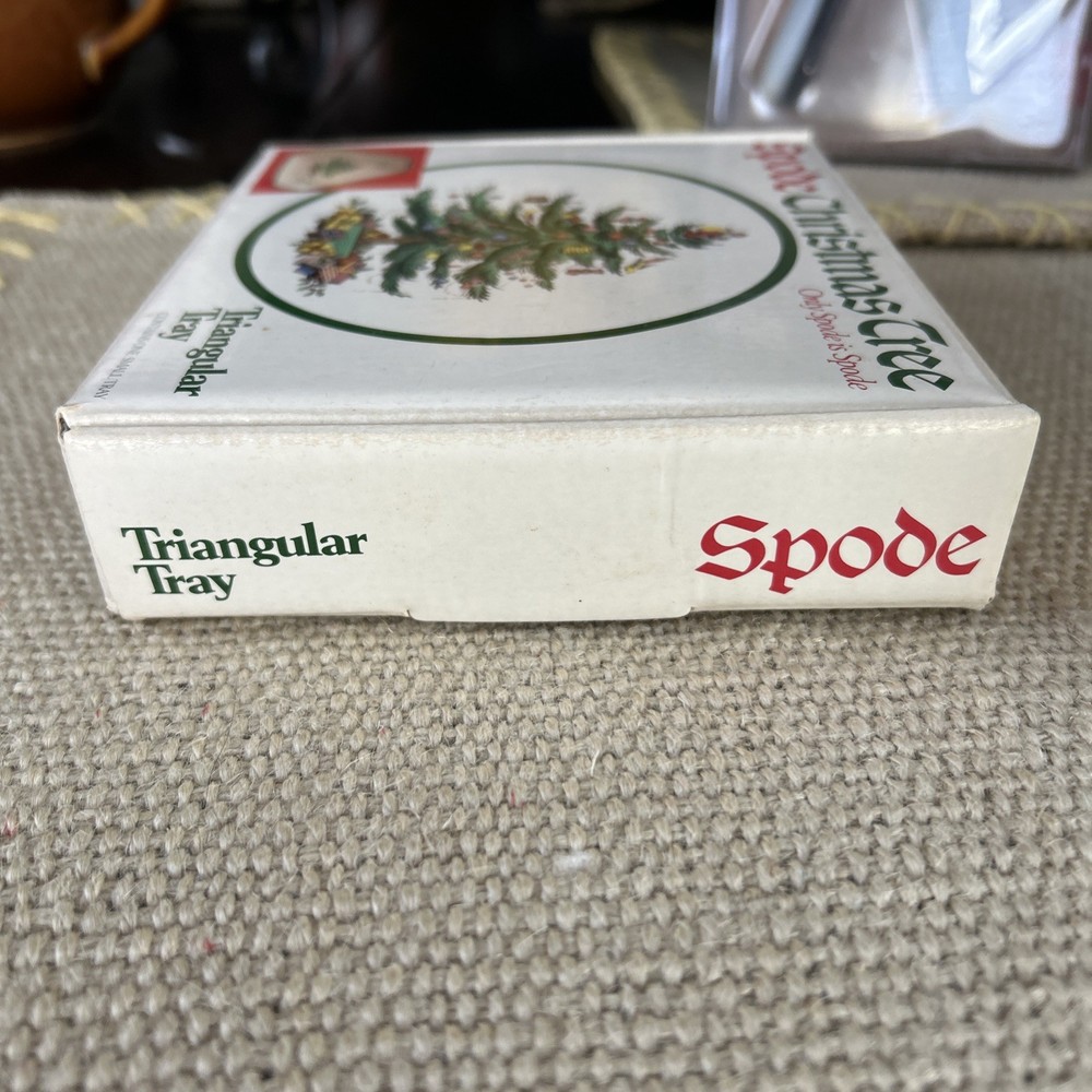 Spode Christmas Tree Triangular 5.5" x 5" Dish Made in England with Original Box