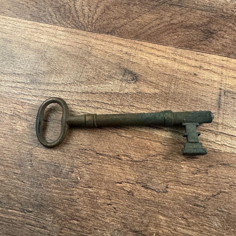 Large Antique Skeleton Key