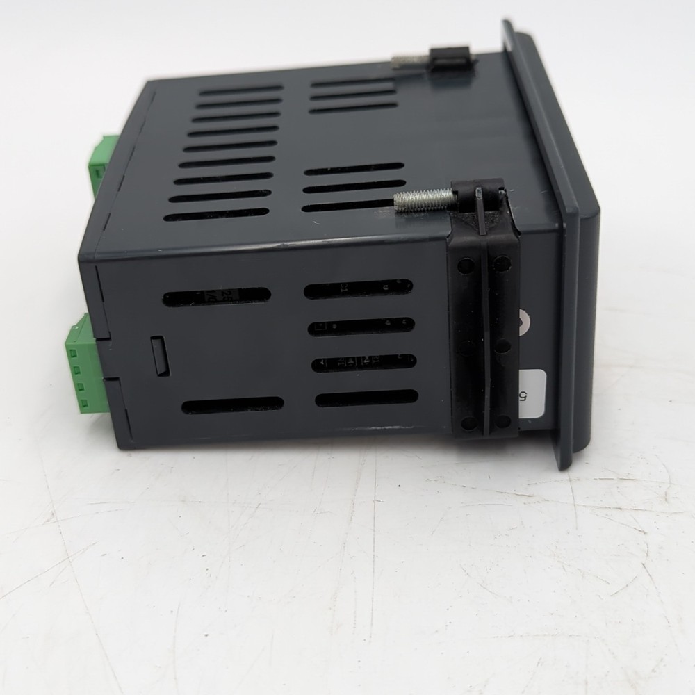 Eaton Durant 57751-40A Eclipse Series digital panel mount meter 120 VAC Used