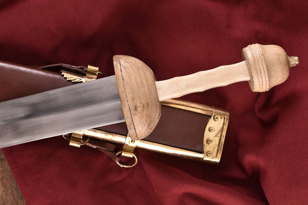 Pompeii Gladius with sheath and belt