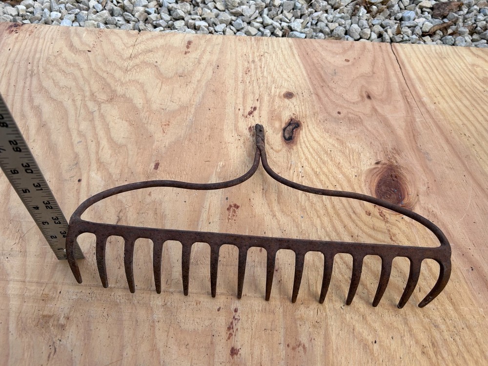 Rake Head Rusty Rustic no handle Original Vintage Primitive Metal