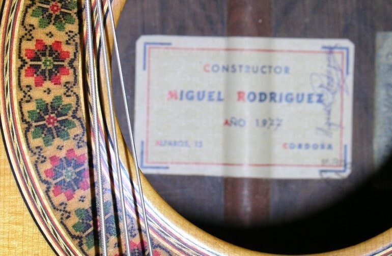 Make Your Own Rodriguez Guitar-Online Apprentice Guitar Making Course CDROM