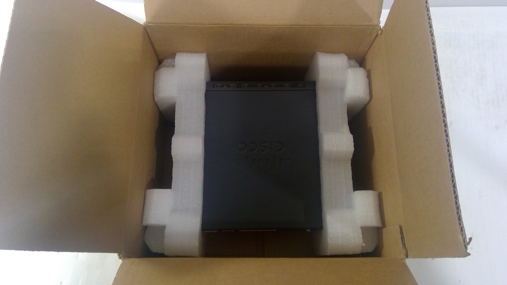 Cisco VG204XM Analog Voice Gateway w/Accessories
