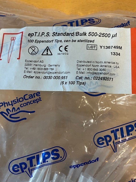 100 Eppendorf Tips, 500-2500uL