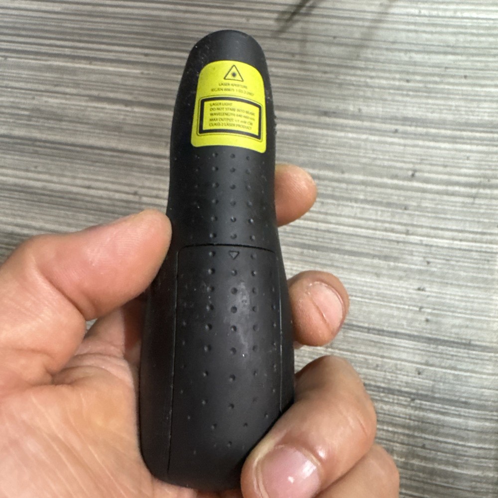 Logitech Wireless Presenter R400, Wireless Remote Clicker with Laser Pointer