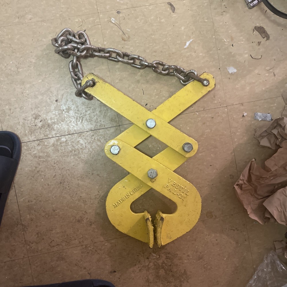 ULINE H-127 PALLET PULLER