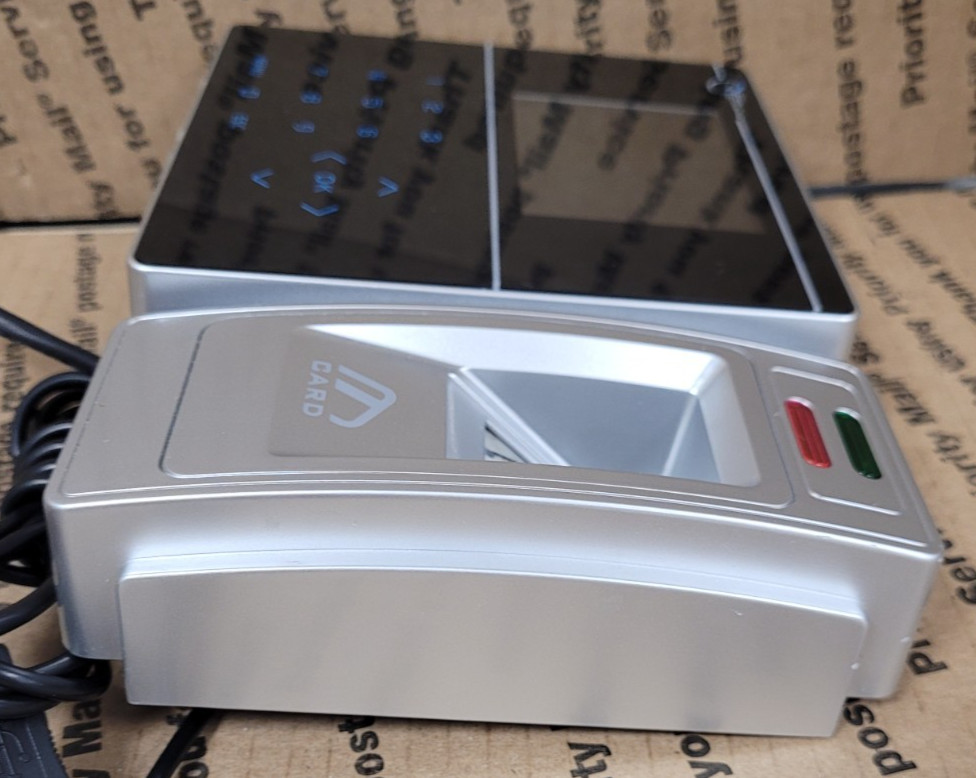 Easy Clocking EC200-W WiFi Time Clock Fingerprint/RFID Card Reader (POWERS ON)