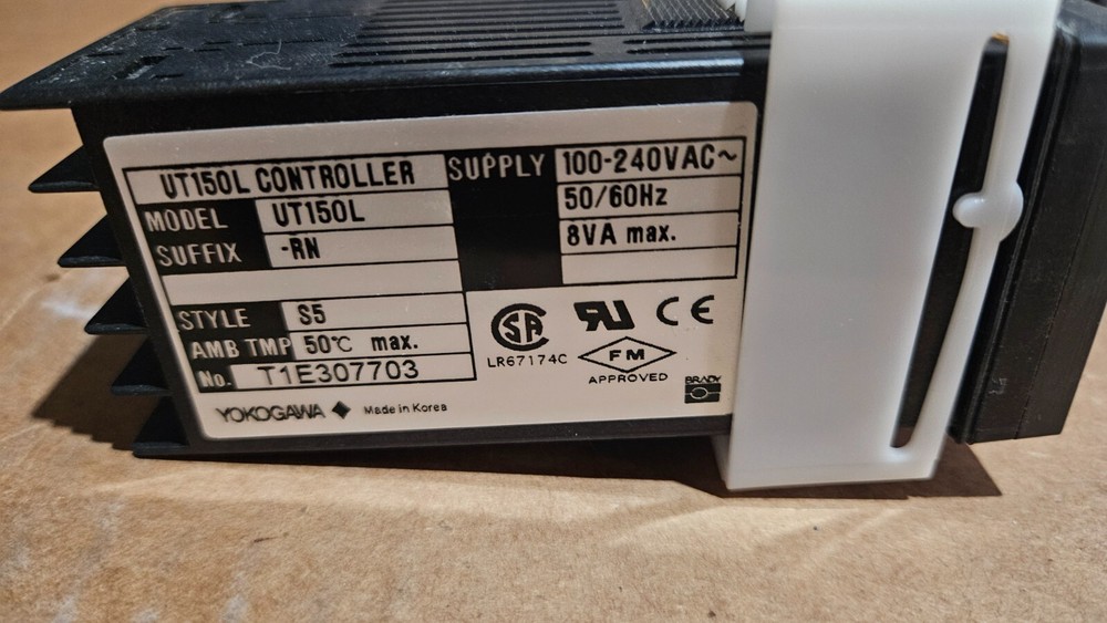 Yokogawa UT150L Temperature Controller