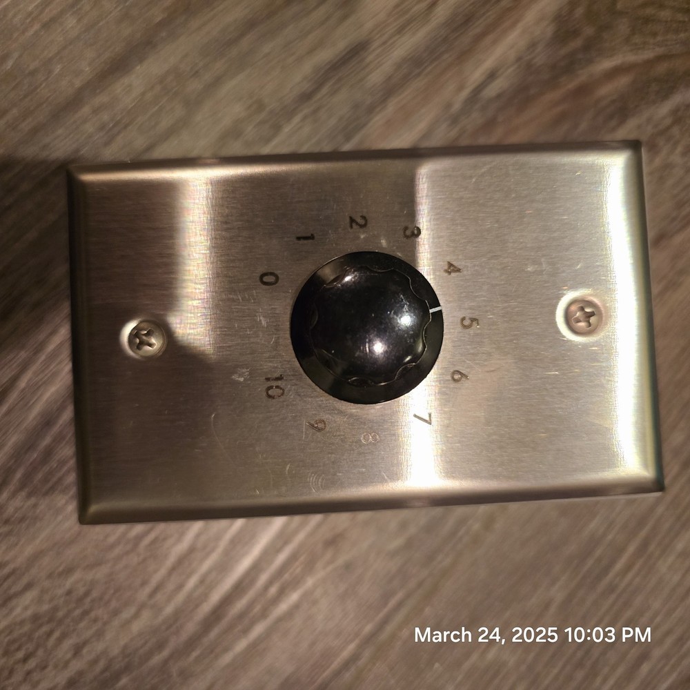 Valcom V-1094A Page Port Preamp / Expander