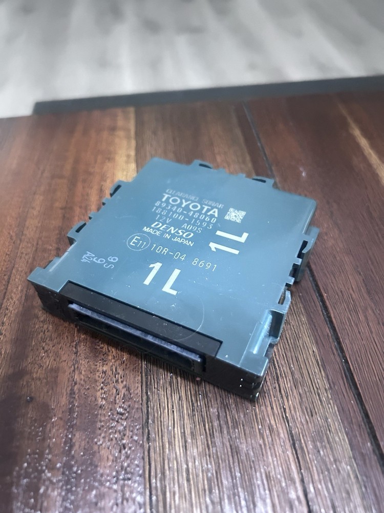 Genuine Lexus Control Module 89340-48060