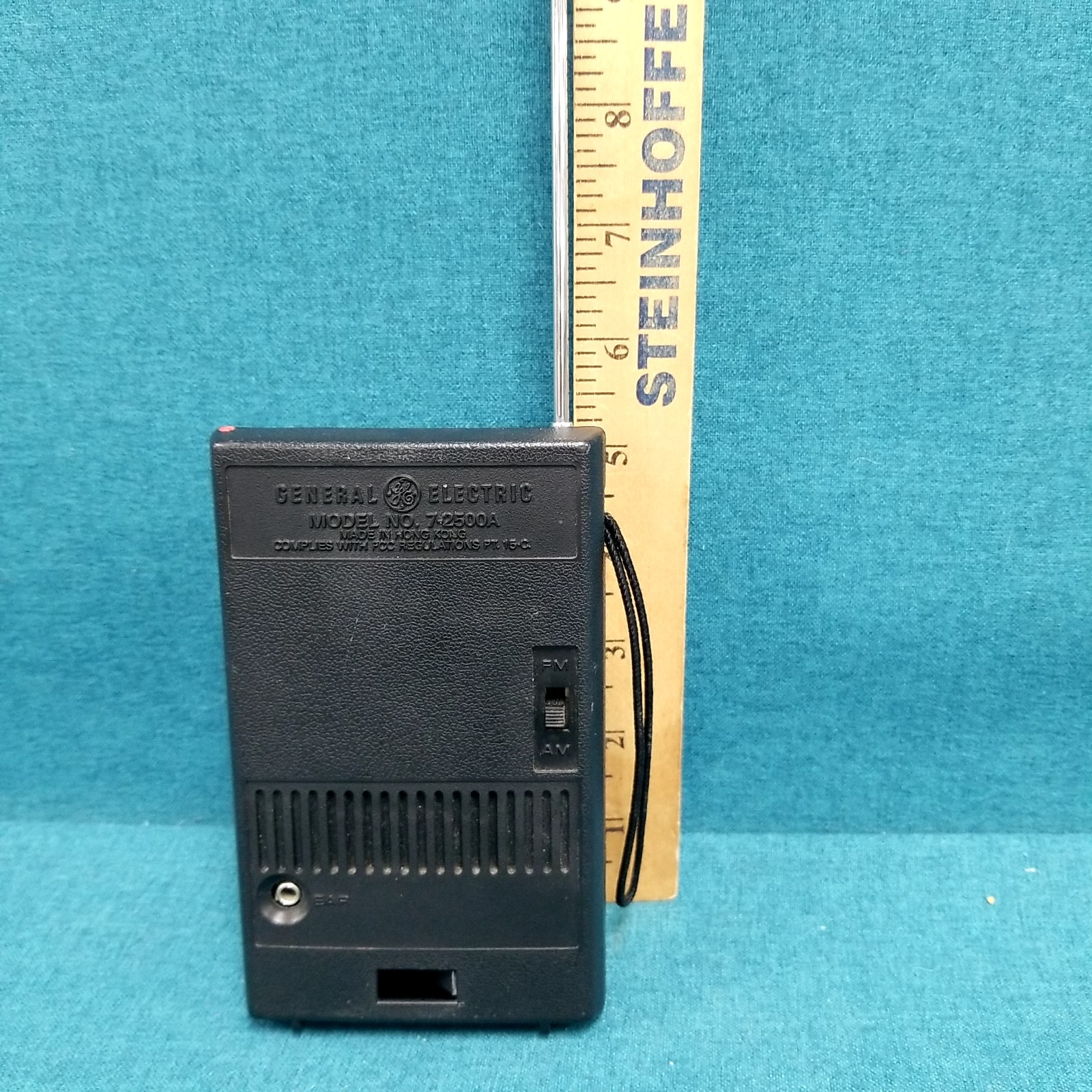 VTG General Electric AM/FM Portable Radio 7-2500A Works w/ Loose Battery Connect