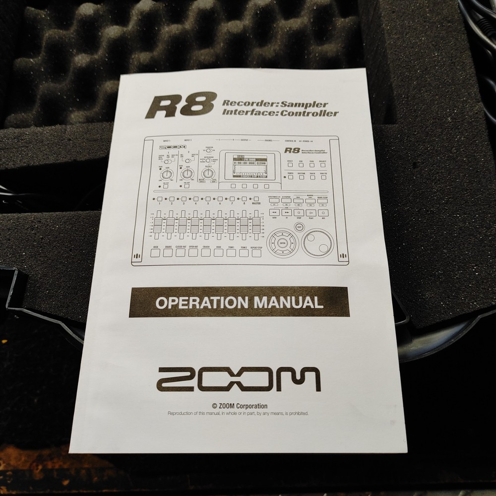 Zoom R8 Multi-Track Digital Recorder Sampler Interface w/ Case