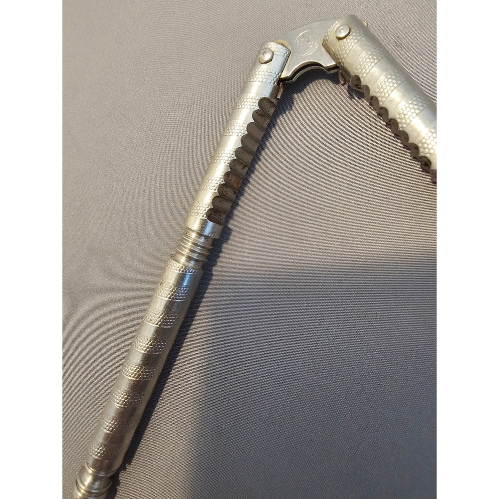 Vintage HMQ 5" Nut Cracker/Sheller - used