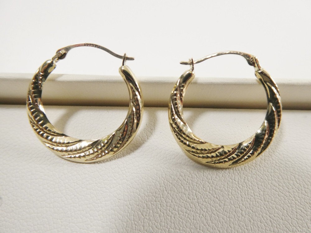 REAL 10K SOLID YELLOW GOLD CLASSIC DESIGN EARRINGS
