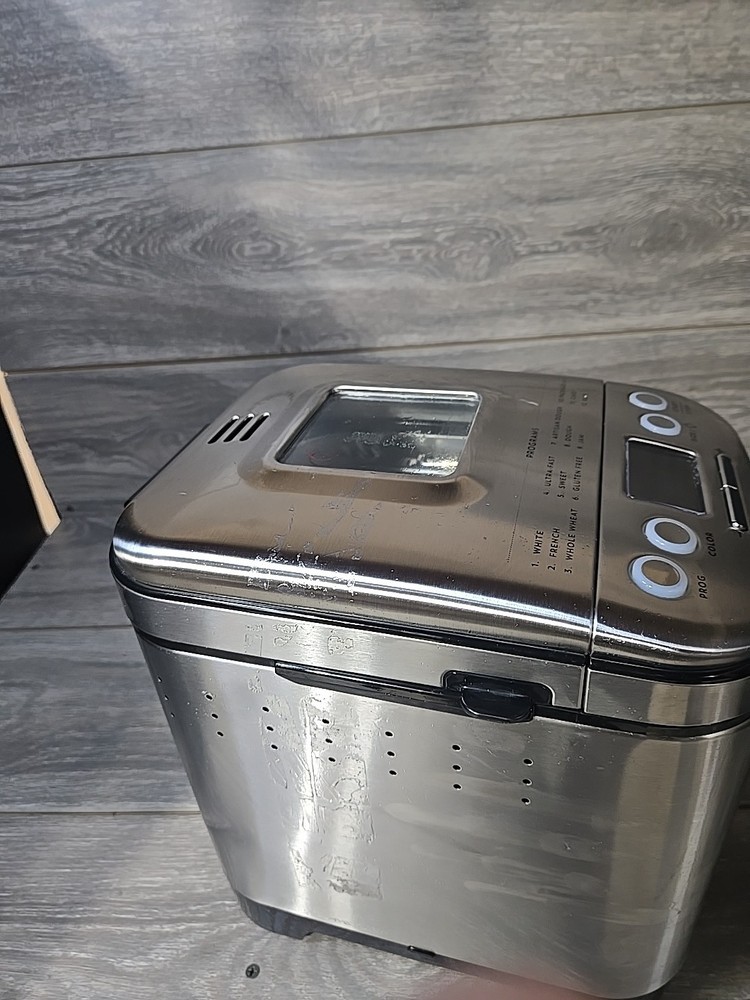 Cuisinart CBK-110 Bread Machine Stainless Steel 1.5lb 12 Programs LCD Timer Read
