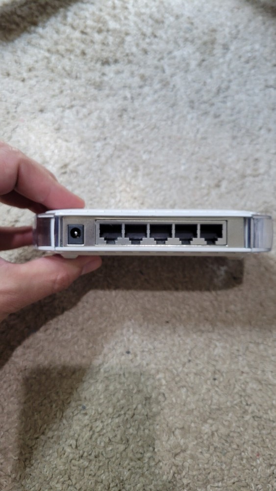 Neatgear GS605 V4 - NO ADAPTER