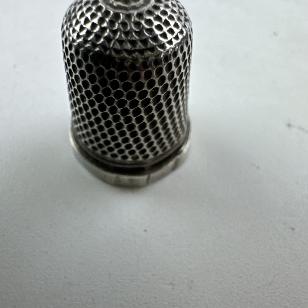 Vintage Birmingham Solid Silver 1887 Dated Thimble 2.2cm x 1.7cm 4.6g