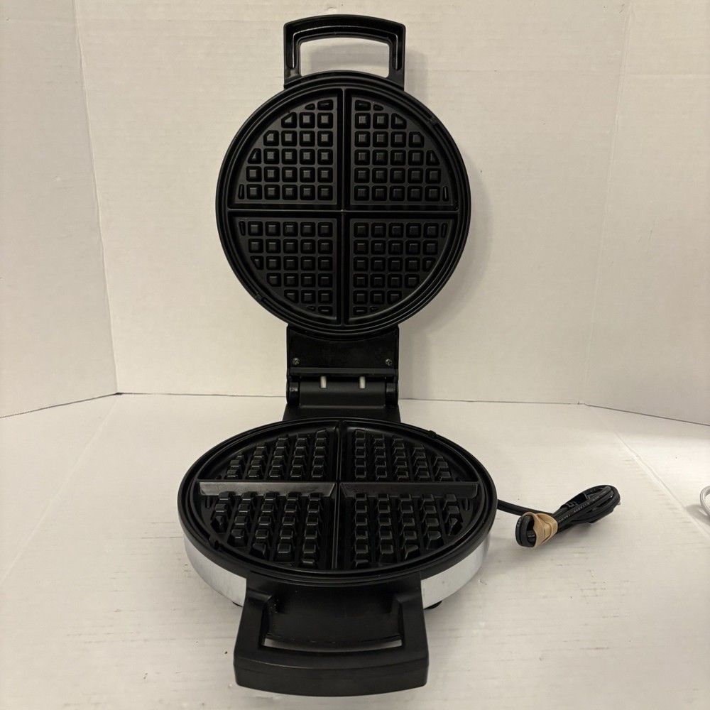 Farberware Single-Flip Non-stick Belgian Waffle Maker. Multiple Settings. Tested