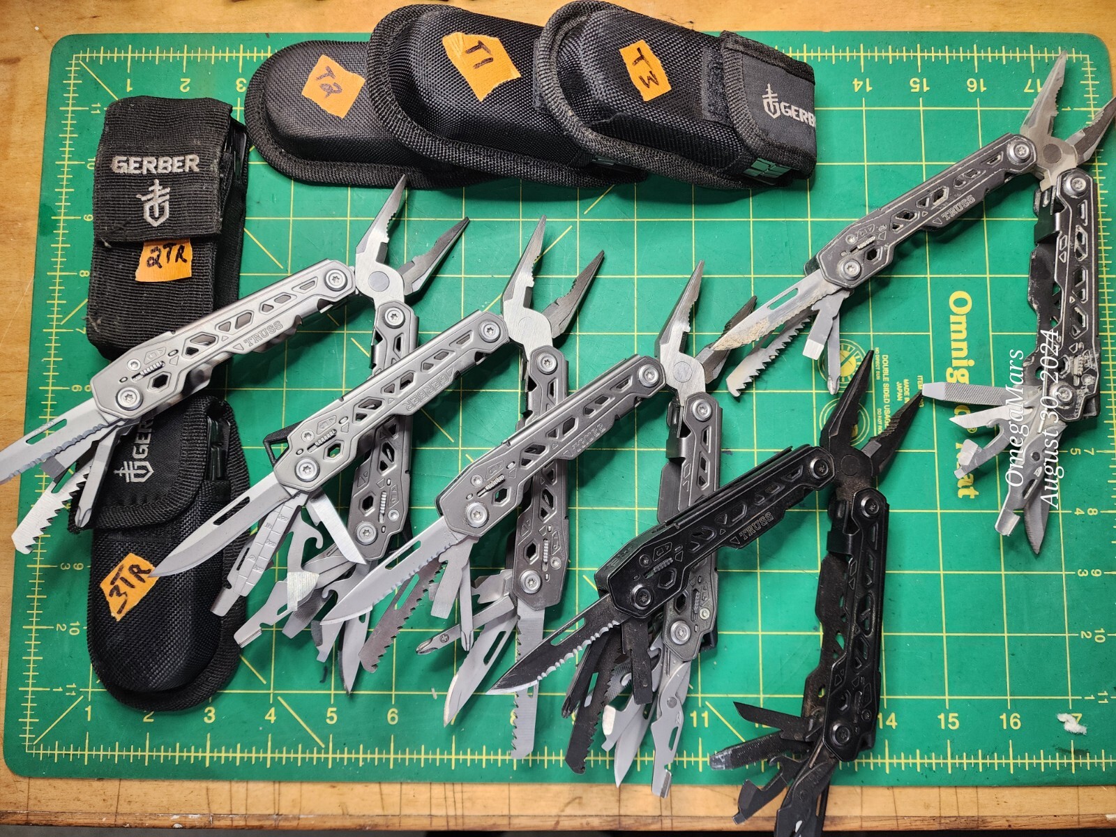 Gerber Truss 17-in-1 Multi Tool Random selection of ONE tool per order Grade A